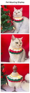 Détail d'un collier de Noël tricoté à 3 couches pour animaux avec étoiles et pendentif
