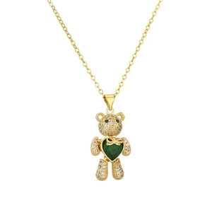Goldene Bären-Halskette mit funkelnden Zirkonen und grünem Herz-Edelstein