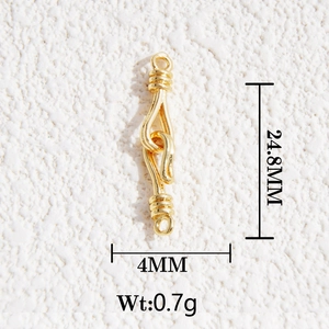Detail view of 18K gold plated brass lobster clasp with 24.8mm length and 0.7g weight