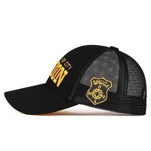 Berretto da baseball trucker nero e giallo con ricamo 3D e rete traspirante