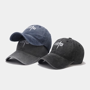 Lot de trois casquettes de baseball vintage en coton délavé avec broderie FAITH chic