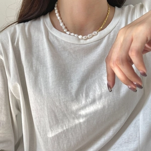 925 sterling silver necklace with irregular white pearls and gold rope chain link
