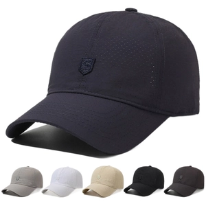 Breathable mesh baseball cap with embroidered shield letter S for outdoor sun protection