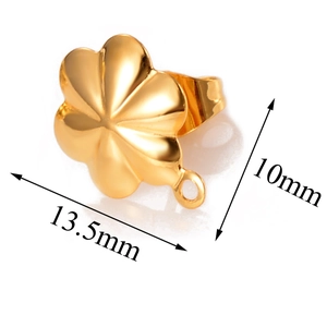 Detailed view of golden clover earring studs with hanging loops in 10mm and 13.5mm sizes