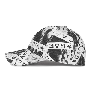 Casquette de baseball tendance avec imprimé graffiti noir et blanc et motifs d'étoiles