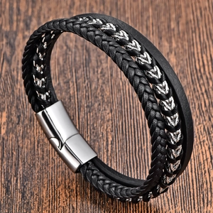 Minimalistisches dreilagiges Herren-Lederarmband mit silberner Magnetschließe