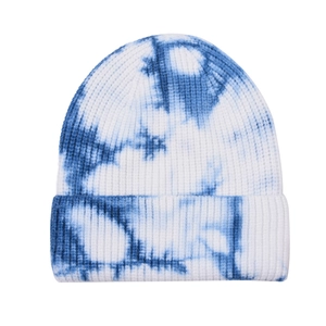Bonnet en tricot tie-dye bleu et blanc avec revers tendance pour la chaleur hivernale