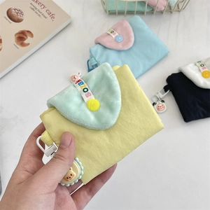 Détails de mini portefeuilles mignons en nylon et peluche avec boutons et breloques