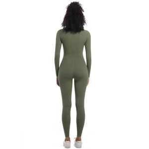 Vue arrière détaillée d'un body de yoga à manches longues vert olive hautement extensible