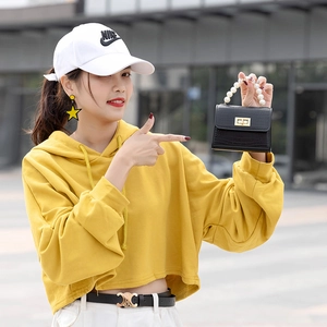 Mini black crocodile pattern jelly bag with pearl handle and golden rotating lock buckle