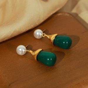 Vintage water drop earrings with green resin pendants and white pearls on gold titanium steel