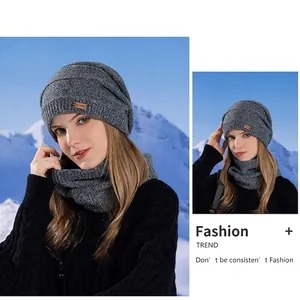 Ensemble bonnet et écharpe en tricot gris chiné pour femme idéal pour l'hiver au ski