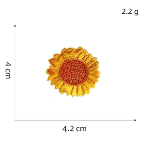 Sunflower embroidered patch for clothing with detailed dimensions of 4.2cm by 4cm