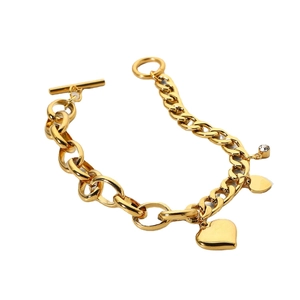 Bracciale in acciaio inossidabile placcato oro 18K con ciondoli a cuore e zirconi