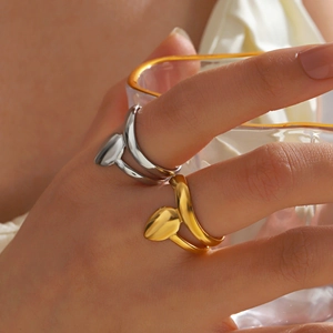 Adjustable leaf-shaped wrap rings in gold and silver finish for women fashion