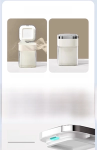 Detail view of seasoning jar with silicone sealing ring and snap lid for airtight storage
