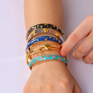 Bracelet Jonc En Acier Inoxydable Émail Étoile Lune Fleur Coeur Charmes Strass Plqué Bijoux Pour Femmes