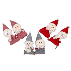Sacs de Noël en peluche avec figurines Père Noël et bonhomme de neige en rouge et gris
