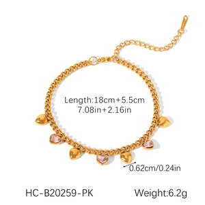 Détail du bracelet chaîne en acier avec cœurs en zircon rose et spécifications