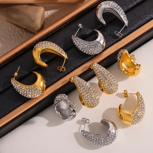 Elegant C-shaped waterdrop earrings with crystals in gold and silver stainless steel