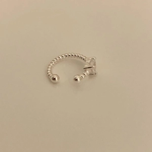 Minimalist 925 sterling silver heart zircon ear cuff with twisted rope texture