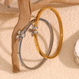 Flower Bangle Bracelet Stainless Steel 18K Gold Plated White Cubic Zirconia Niche Design Elegant Jewelry For Women