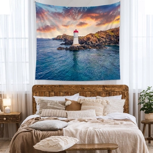 Vue détaillée d'une tapisserie bohème avec paysage de phare et coucher de soleil