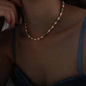 Handmade necklace with freshwater pearls, green agate drops and gold beads for women