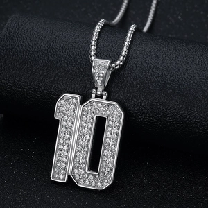 Collar hip hop con colgante número 10 plateado y cristales brillantes con cadena box