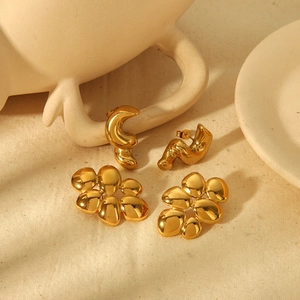 French Retro Geometric Irregular Earrings Stainless Steel Gold Plated Hollow Water Drop Flower Fashion Jewelry Women