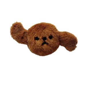Pendentif chien en peluche marron avec fourrure douce et détails du visage brodés