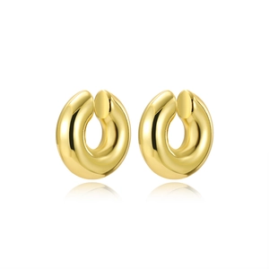 Minimalist thick gold twisted C-shape hoop earrings with a polished finish and reflection