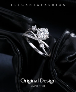 Close-up of S925 silver ring with 1 carat moissanite and elegant crisscross lines