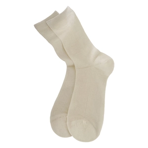 Mid-calf vertical ribbed cotton socks in oat beige with seamless knit and elastic cuff
