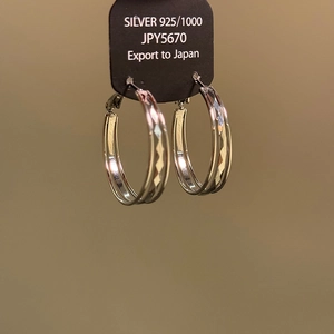 Minimalist silver S925 sterling silver hoop earrings with diamond cut texture