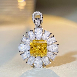 Elegant S925 silver sunflower pendant with a square yellow diamond and teardrop petals
