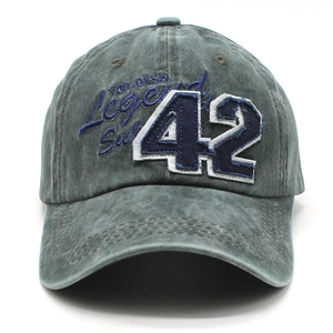Berretto da baseball vintage in cotone lavato con ricamo 42 ed effetto invecchiato