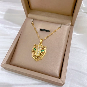 Luxury titanium steel leopard head necklace with green eyes and sparkling crystals