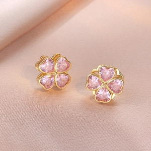 Pink heart-shaped zircon four-leaf clover stud earrings in golden settings