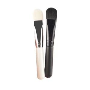 Flat facial mask brushes with soft synthetic bristles for skincare and makeup application