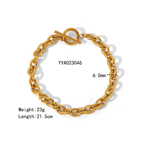 Detail of 6mm chunky gold stainless steel chain bracelet with OT toggle clasp closure