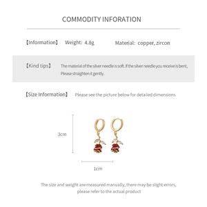 Dimensions détaillées et spécifications des boucles d'oreilles vintage fleur de rose
