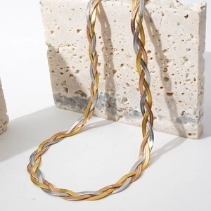 Dreifarbige geflochtene Edelstahl-Fischgrätenkette in Gold, Silber und Roségold Tönen