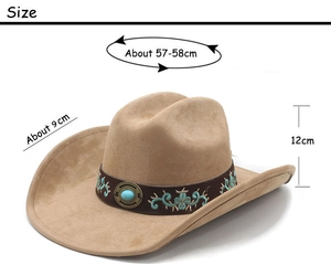 Détail du chapeau en suédine kaki montrant une taille de 57-58cm et un bord large de 9cm