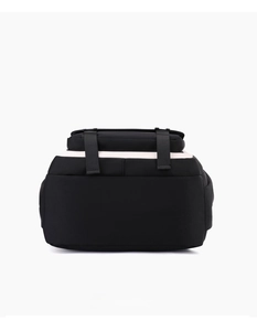 Détails du fond de sac à dos imperméable avec tissu durable et sangles de réglage noires