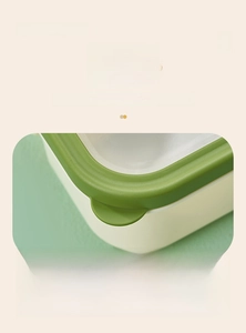 Detail of integrated buckle and double sealing structure on leakproof bento box