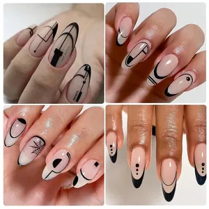 Unghie finte nere stile giapponese con linee geometriche e motivi a pois minimalisti
