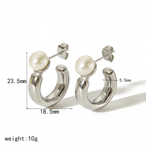 Boucles d'oreilles créoles C en acier argenté avec perles blanches, taille 23,5 mm