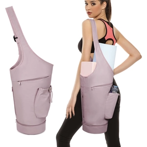 Détails du sac de yoga violet avec sangle réglable et poche latérale pour bouteille