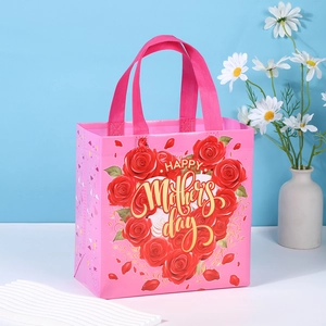 Pink Mother's Day non-woven gift bag with red rose heart and Happy Mother's Day text